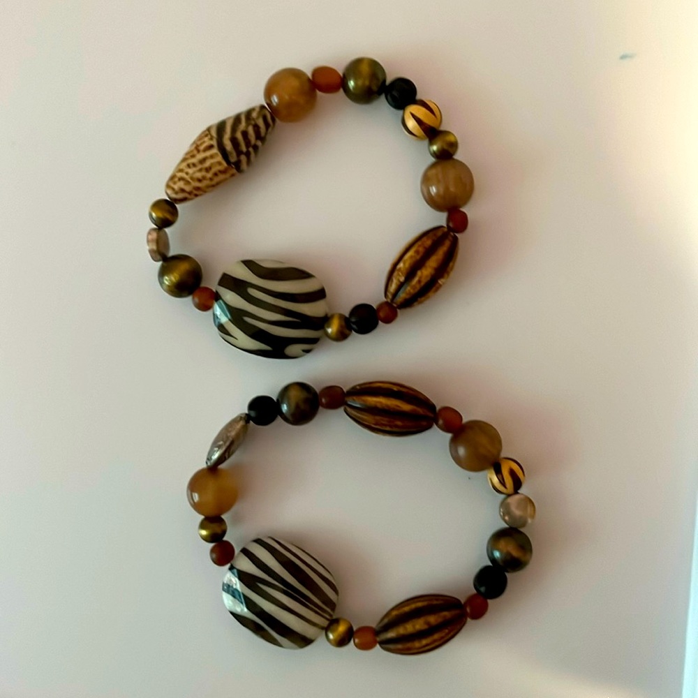 These 2 stretchy bracelets are a set.